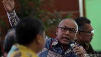 SVP Non Fuel Marketing Basuki Trikora Putra memberikan penjelasan.