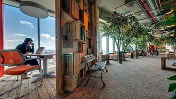 Ini adalah suasana salah satu kantor Google yang sungguh keren. Foto: Office Snapshot