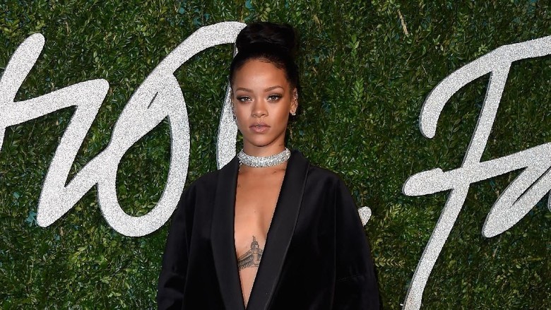 Sepupu Rihanna Ditembak Mati Sepupu Rihanna Ditembak Mati
