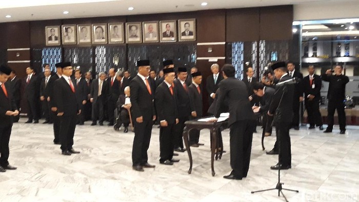 Malam-malam Jonan Lantik 21 Pejabat Kementerian ESDM