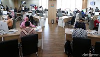 Pembentukan Mal Pelayanan Publik di Provinsi DKI Jakarta merupakan hasil kolaborasi Pemerintah Provinsi DKI Jakarta dengan Kementerian Pendayagunaan Aparatur Negara dan Reformasi Birokrasi bersama unit-unit pelayanan publik lainnya di Jakarta, baik pusat, daerah, BUMN, BUMD, maupun swasta.