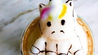Duh gemas banget! Siapa yang berani menolak jika disuguhkan segelas latte dengan unicorn mungil di atasnya? Foto: Istimewa