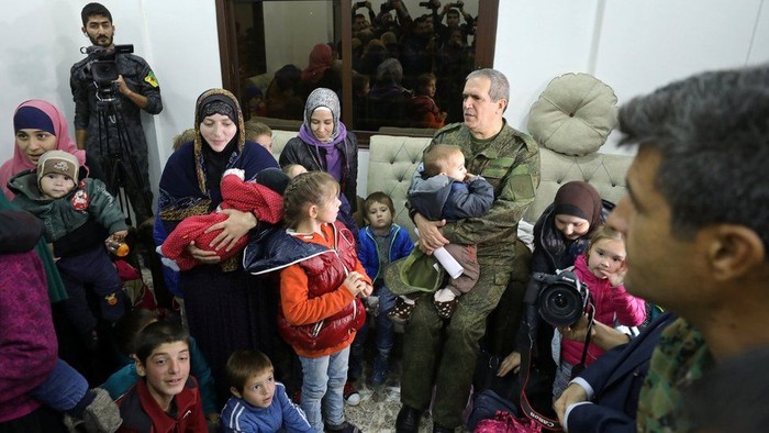 Menyelamatkan Anak-anak Petarung Asing ISIS yang Terlantar