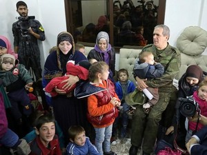 Menyelamatkan Anak-anak Petarung Asing ISIS yang Terlantar