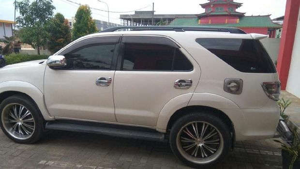Pecahkan Kaca Mobil, Pencuri di Batam Bawa Kabur Rp 300 Juta 