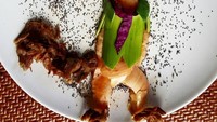 Zootropolis! Daging sapi dengan paduan saus merah dan kentang ternyata bisa dibentuk seunik ini. Nggak nyangka. Foto: Foivi Geller