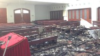 Foto: Akibat kebakaran ini, aktivitas peribadatan di Gereja untuk semetara belum bisa dilaksanakan.Fotografer: Ibnu Hariyanto/detikcom