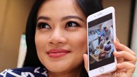 Titi melahirkan anak keduanya lewat proses caesar. Pool/Ismail/detikFoto.