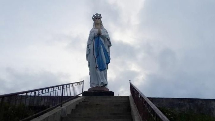 patung bunda maria