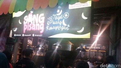 Foto: Kaesang Pangarep Jualan Pisang di Mal