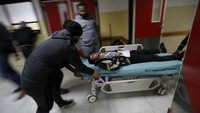 Israel melancarkan serangan balasan via udara ke dua target Hamas di Beit Lahiya, Gaza bagian utara. Serangan itu memakan banyak korban. Foto: AFP PHOTO/MOHAMMED ABED