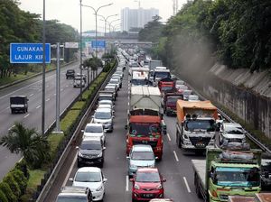 Operasional Mobil Barang Dibatasi Jelang Natal dan Tahun Baru