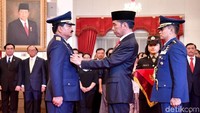 Di bulan Januari jadi orang nomor satu di Angkatan Udara, di bulan Desember Hadi dipromosikan lagi untuk menjadi Panglima TNI. (Dok. Biro Setpres/Laily Rachev)  