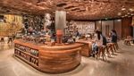 Mengintip Suasana Gerai Starbucks Terbesar Dunia di Shanghai