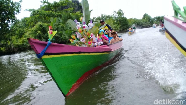 Tradisi Maulid di Karst Rammang-Rammang: Ribuan Telur 