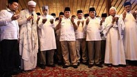 Saat mendukung Sudrajat, Prabowo menitip pesan supaya cagub yang diusungnya tak korupsi. (Foto: Dok. Jabar Media Center)