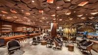Luasnya yang mencapai lebih dari 2.700 meter persegi menjadikan gerai Starbucks ini dua kali lebih besar dibanding di Seattle. Foto: Istimewa