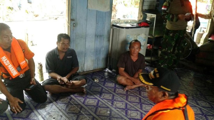 Kapal Kargo Terbalik, 6 ABK Terombang-ambing 7 Jam di Laut