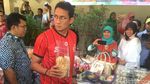 Berkaus Persija, Sandiaga Tinjau Kantor Kecamatan Kebayoran Baru