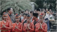 Dari pihak keluarga Raditya Dika juga menggunakan konsep yang sama. Foto: @aldiphoto @jokiphotography/ instagram