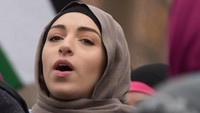 Pada 8 Desember, ratusan warga muslim AS berkumpul di dekat Gedung Putih untuk memprotes Trump. Foto: AFP PHOTO/Mari Matsuri
