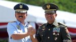 Gatot Serahkan Tongkat Komando Panglima TNI ke Hadi Tjahjanto