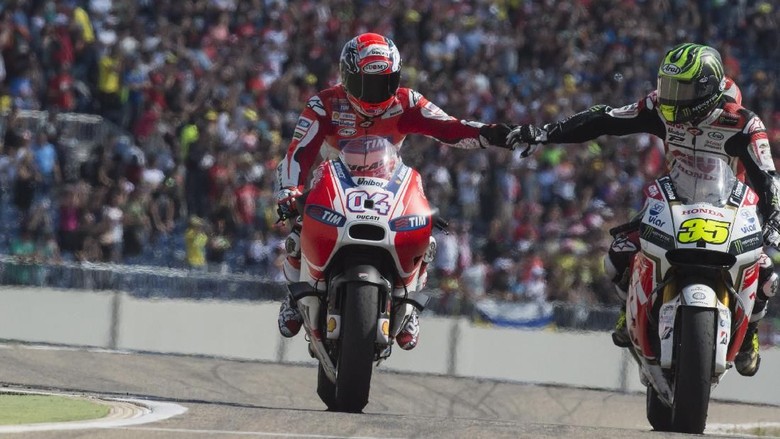 Crutchlow Sebut Dirinya Secepat Dovizioso Crutchlow Sebut Dirinya Secepat Dovizioso