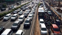 Tol dalam kota atau Jakarta Inner Ring Road yang dioperasikan oleh PT Jasa Marga telah resmi menaikkan tarif tol pada Jumat (8/12/2017).
