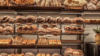 Selain minum kopi, pengunjung juga bisa cicip roti enak. Starbucks Shanghai mempekerjakan 30 chef dan pembuat roti handal. Ada 80 menu fresh tersaji tiap hari. Foto: Istimewa
