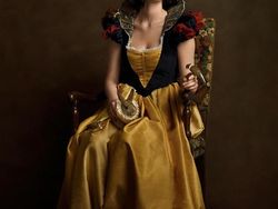 Wujud Kocak Batman Sampai Iron Man di Abad Pertengahan