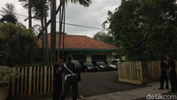 Bekas-bekas kekuasaan Presiden ke-2 RI Soeharto masih terlihat di rumahnya di Jl Cendana 6-8, Menteng, Jakpus. Arsitektur rumah ini masih terjaga. (Foto: Nur Indah/detikcom)