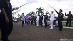 Pedang Pora di Upacara Pisah-Sambut Jenderal Gatot dan Marsekal Hadi