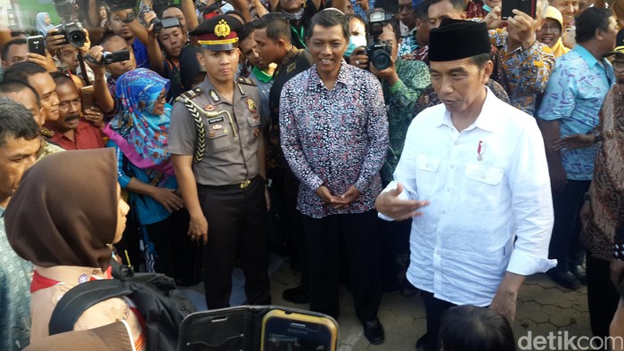 Jokowi Beri Waktu 2 Pekan untuk Pulihkan Pacitan Pascabanjir