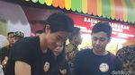Begini Cara Kaesang Pangarep Menggoreng Pisang Kesayangan