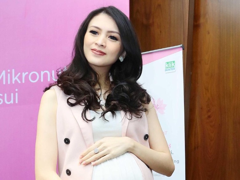 Donita Sedih Anak Keduanya Dapat Perawatan Khusus, Adi Nugroho Minta Doa Donita Sedih Anak Keduanya Dapat Perawatan Khusus, Adi Nugroho Minta Doa