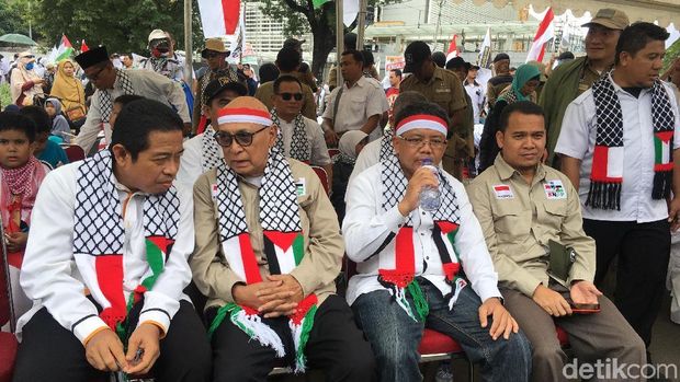 Presiden PKS Sohibul Iman pun hadir.