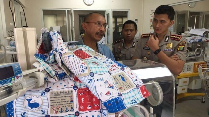 Diduga Malu, Janda di Bekasi Tega Buang Bayinya di Tong Sampah