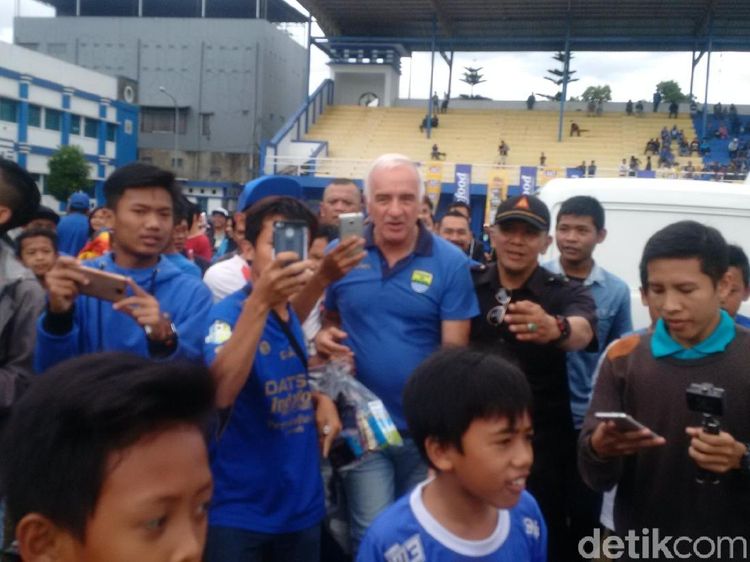 Halo Bobotoh, Ini Mario Gomez Pelatih Baru Persib!
