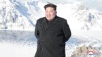Gaya Necis dan Formal Kim Jong-Un Saat Mendaki Gunung