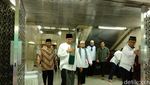 Foto: Sandiaga Cipika-cipiki dan Cium Tangan Aa Gym