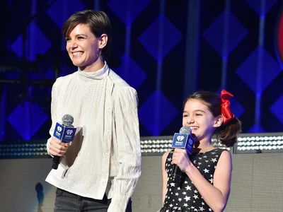 Pangling Banget, Si Imut Suri Cruise Kini Berusia 11 Tahun