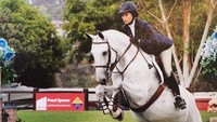 Bella Hadid pernah memimpikan untuk menjadi atlet nasional equastrian alias berkuda. (instagram bellahadid)