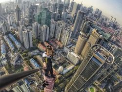 Selfie demi Ketenaran Berujung Mati Konyol
