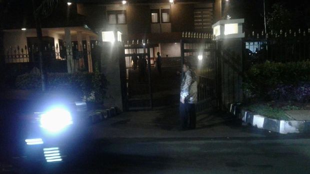Ikut Kumpul di Rumah Airlangga, Nusron: Silaturahim dan Makan Bakso