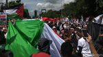 Penampakan Bendera Raksasa RI dan Palestina saat Aksi di Kedubes AS