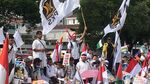 Bendera RI, Palestina, dan PKS saat Aksi di Depan Kedubes AS