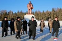 Terjang Salju Tebal, Kim Jong-Un'Daki' Gunung Perbatasan Korut-China