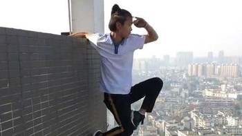 Beraksi pun tak takut-takut lagi. Foto: Yong Ning