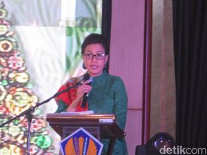 Sri Mulyani Tantang Robert Pakpahan Capai Target Penerimaan Pajak 2018