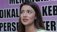Menurutnya, Atalarik Syah menghalang-halangi Tsania untuk bertemu dengan buah hatinya.  Foto: Palevi/ detikHOT